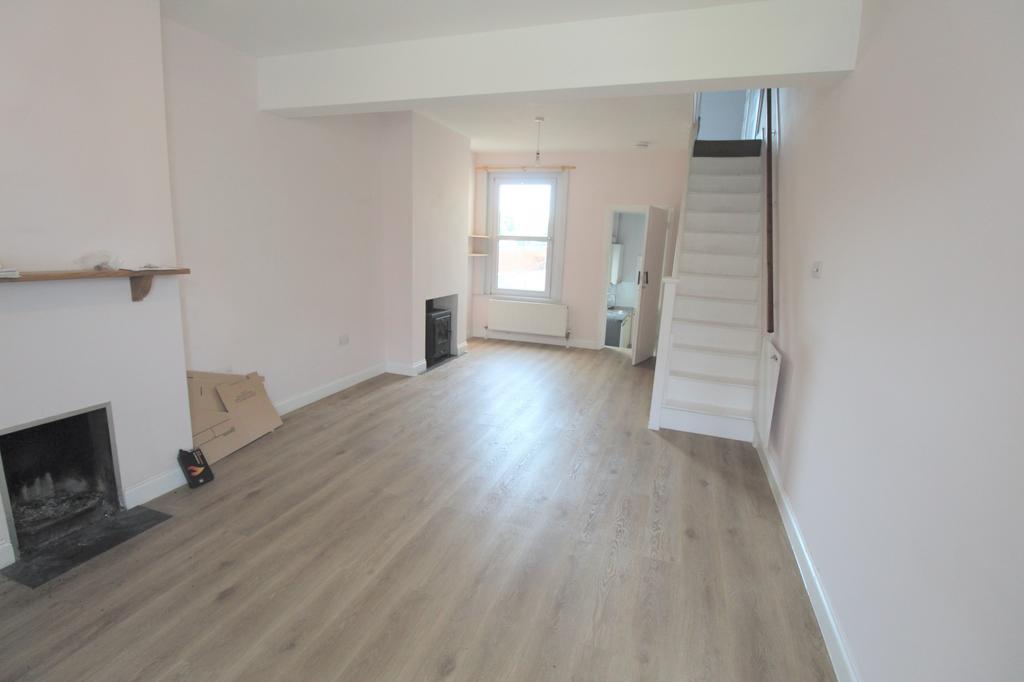 Gordon Road, Dartford, Kent, DA1 2 bed terraced house £1,250 pcm (£