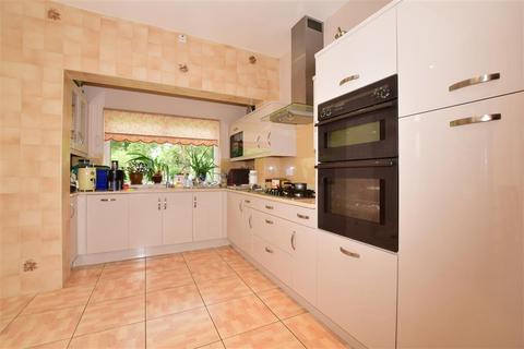 73 Purley Downs Road, South Croydon, CR2 0RG