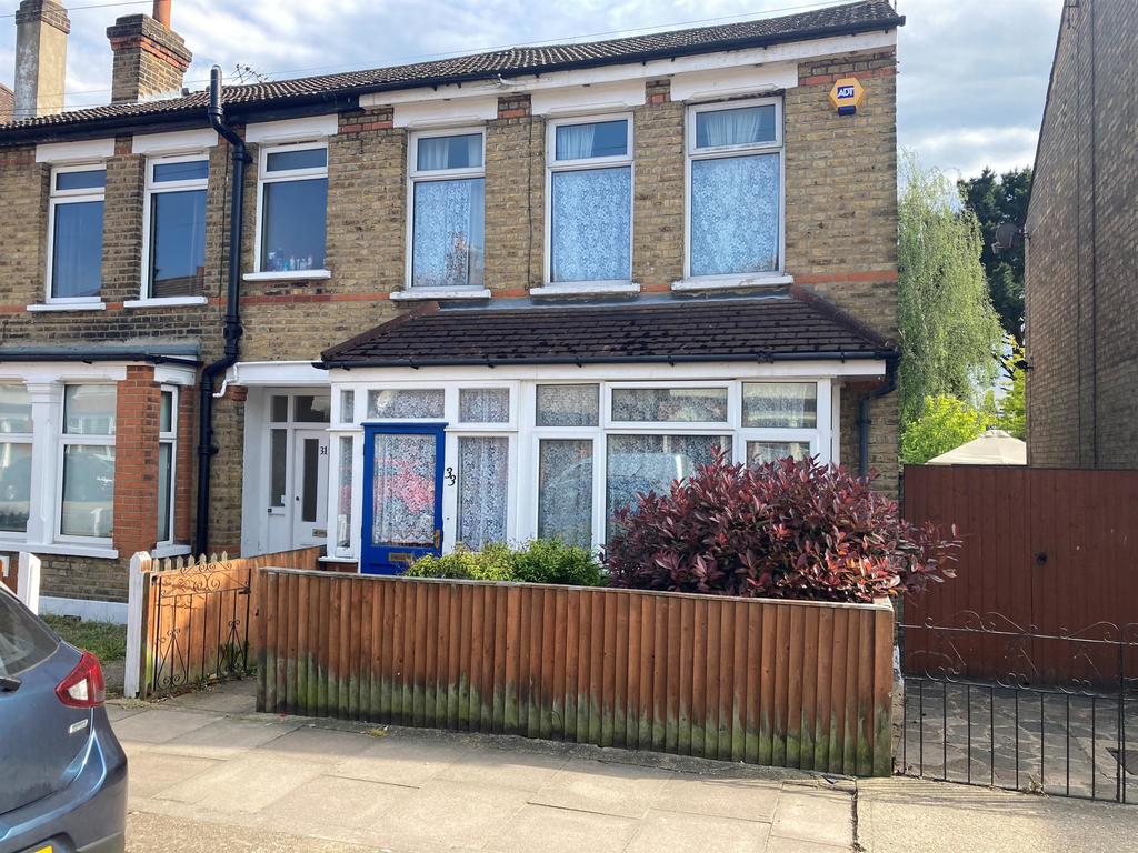 Mildmay Road, Romford, RM7 7DA 3 bed terraced house £1,595 pcm (£368 pw)