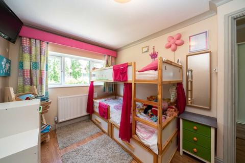 8 Burnet Close, Hemel Hempstead, HP3 9ES