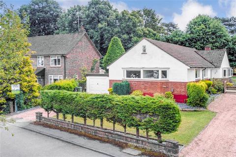 13 Yarm Close, Leatherhead, KT22 8NZ