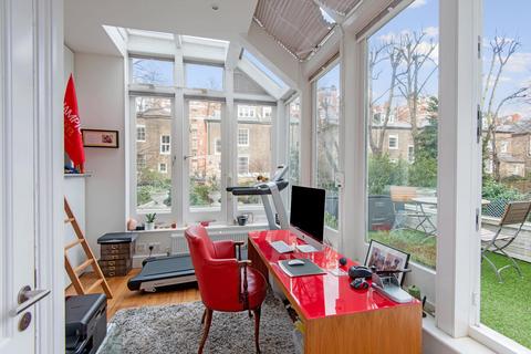 72l Randolph Avenue, London, W9 1BG