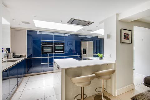 72l Randolph Avenue, London, W9 1BG