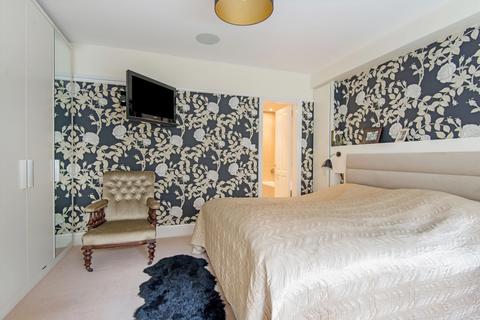 72l Randolph Avenue, London, W9 1BG