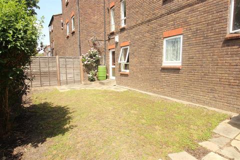 60 Glimpsing Green, Erith, DA18 4HD
