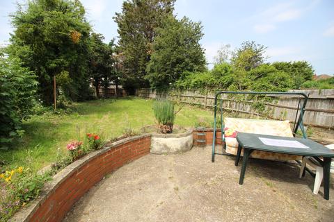 29 Boscombe Road, Worcester Park, KT4 8PJ