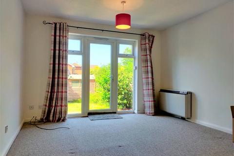 2 bedroom terraced house to rent, Kings Mead, Nutfield