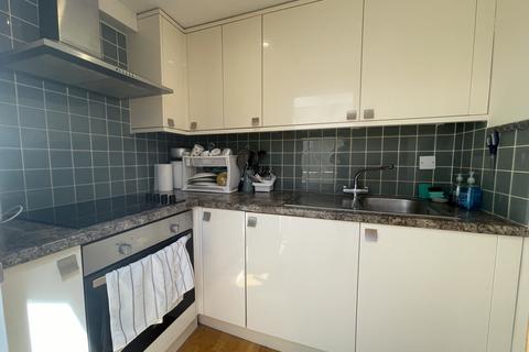 2 bedroom flat to rent, Milton Road, Cambridge, Cambridgeshire, CB4