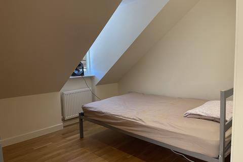 2 bedroom flat to rent, Milton Road, Cambridge, Cambridgeshire, CB4