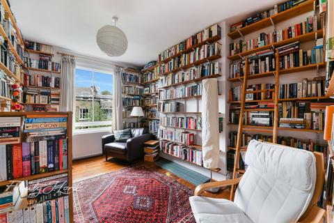 25 Sigdon Road, London, E8 1AP