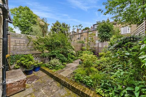 25 Sigdon Road, London, E8 1AP