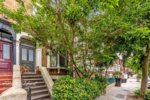 25 Sigdon Road, London, E8 1AP