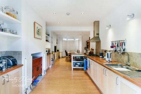25 Sigdon Road, London, E8 1AP