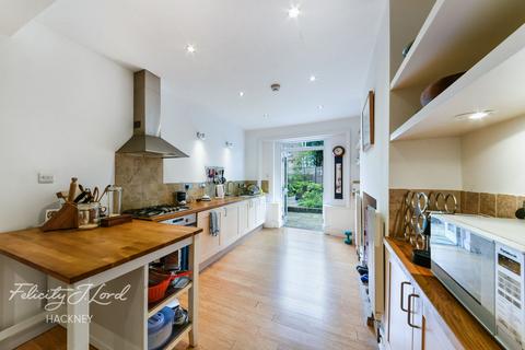 25 Sigdon Road, London, E8 1AP