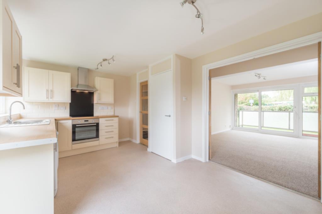 Hastoe Grange, Headley Way, Oxford, OX3 7TF 2 bed ground floor flat £