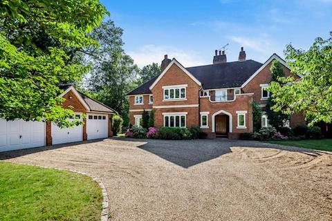 5 bedroom detached house to rent, Wentworth Estate, GU25 4PH
