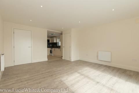 3 bedroom apartment to rent, West Mount, West Croydon