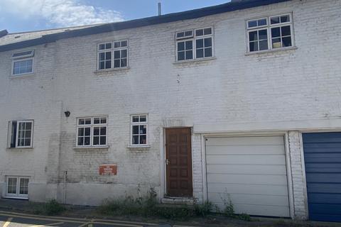3 bedroom terraced house to rent, Park Road, Hampton Wick, Kingston upon Thames KT1