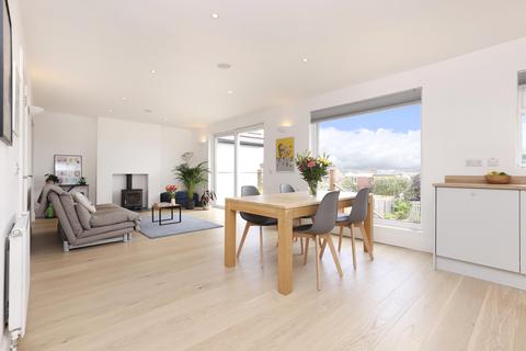22 Fox Spring Rise, Edinburgh, EH10 6NE