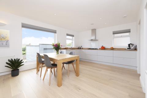 22 Fox Spring Rise, Edinburgh, EH10 6NE