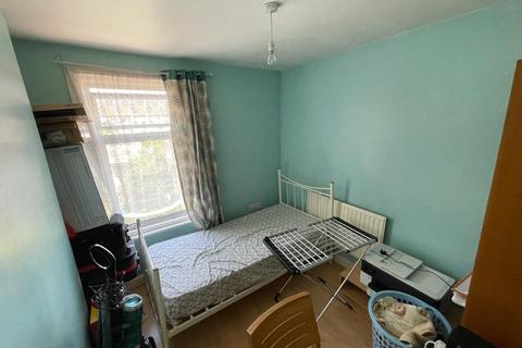 205 Henley Road, Ilford, IG1 2TP