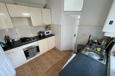 205 Henley Road, Ilford, IG1 2TP