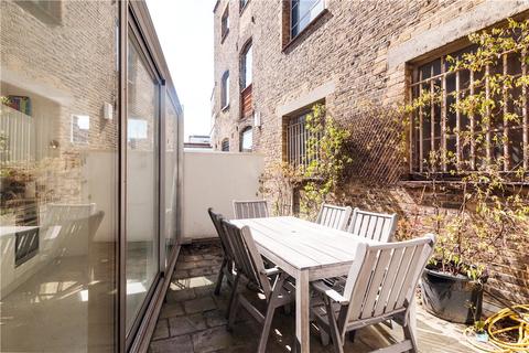 Flat 2, 133 Curtain Road, London, EC2A 3BX