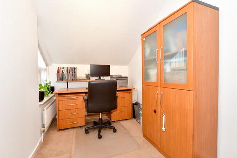 12 Basildon Way, Bewbush, Crawley, RH11 6EE