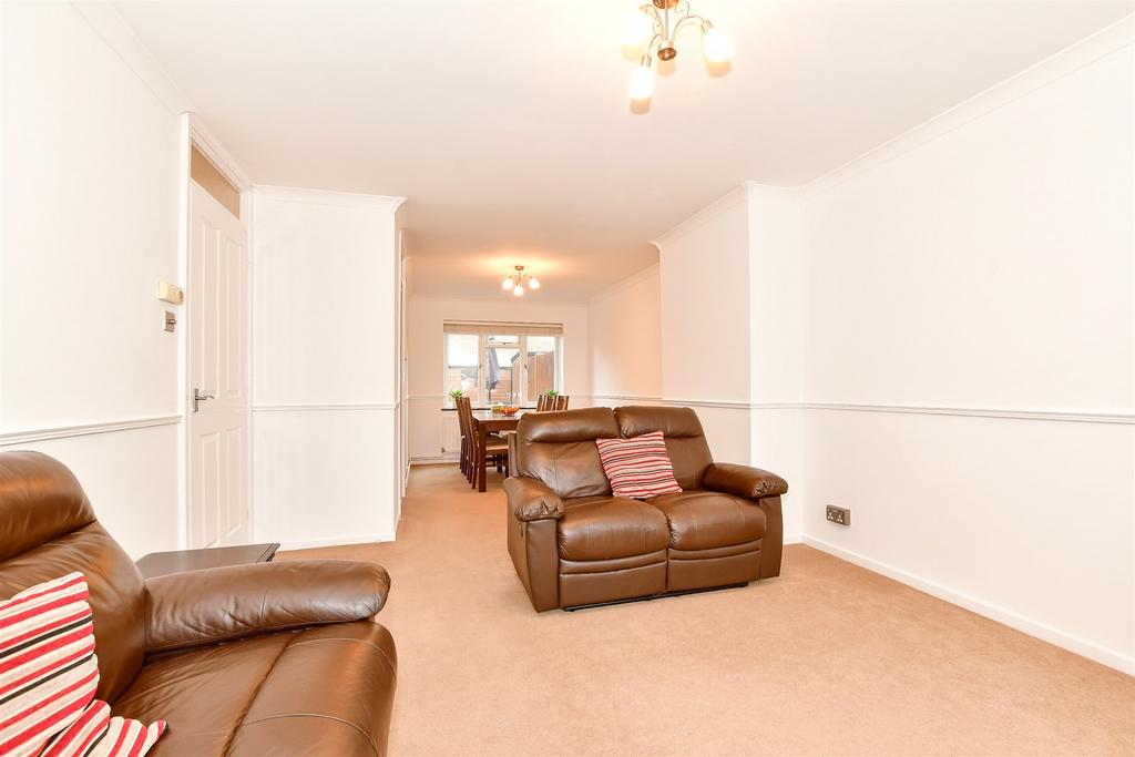 Lounge/ Dining Room