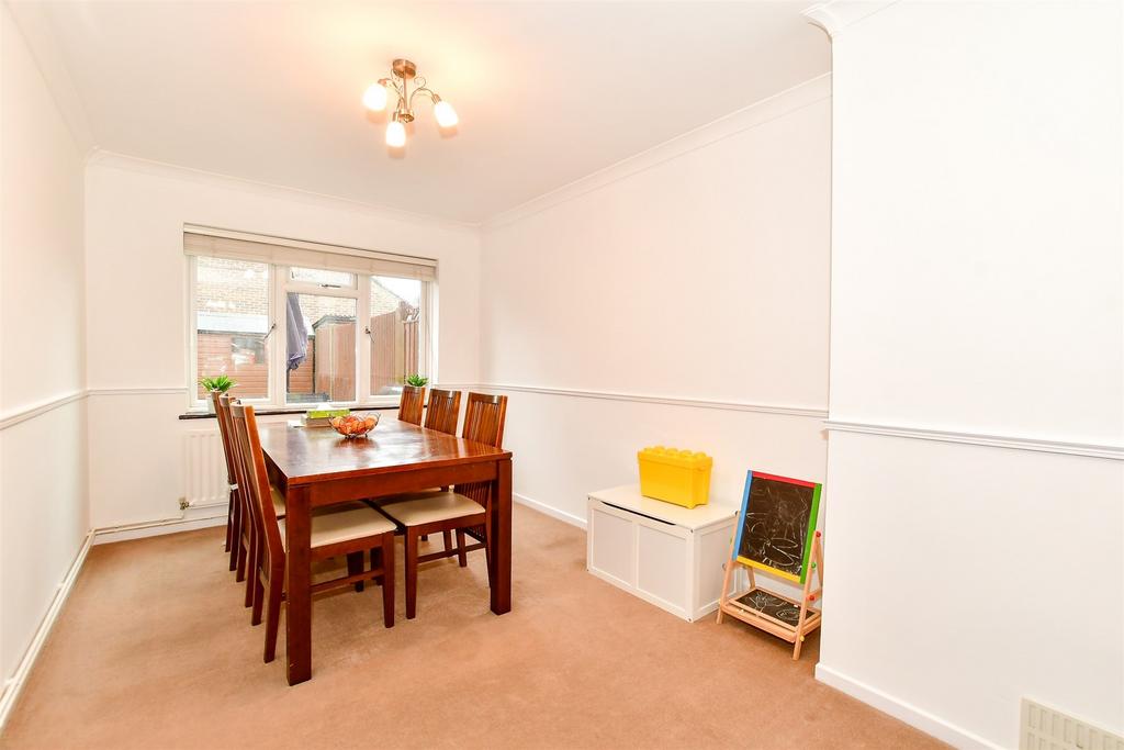 Lounge/ Dining Room
