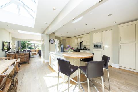 18 Manorgate Road, Kingston Upon Thames, KT2 7AL