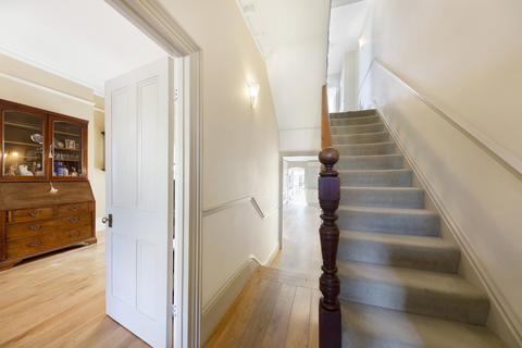 18 Manorgate Road, Kingston Upon Thames, KT2 7AL