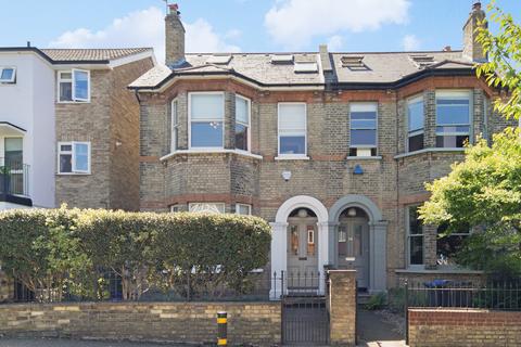 18 Manorgate Road, Kingston Upon Thames, KT2 7AL