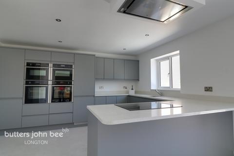 Garden House Aynsleys Drive, Blythe Bridge, Stoke-on-trent, ST11 9HJ