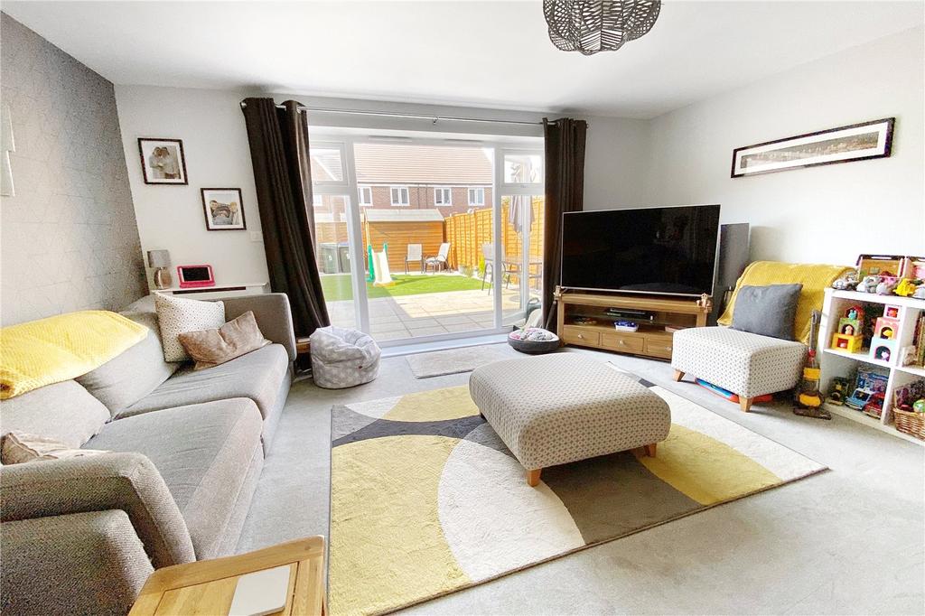 Jackson Way, Littlehampton 3 bed terraced house £320,000