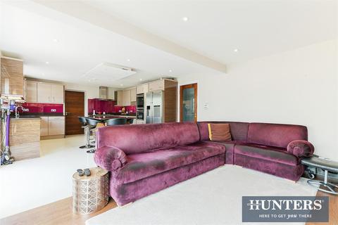 270 Chessington Road, Ewell, Epsom, KT19 9XF