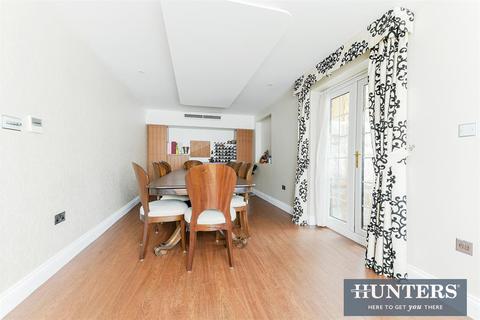 270 Chessington Road, Ewell, Epsom, KT19 9XF