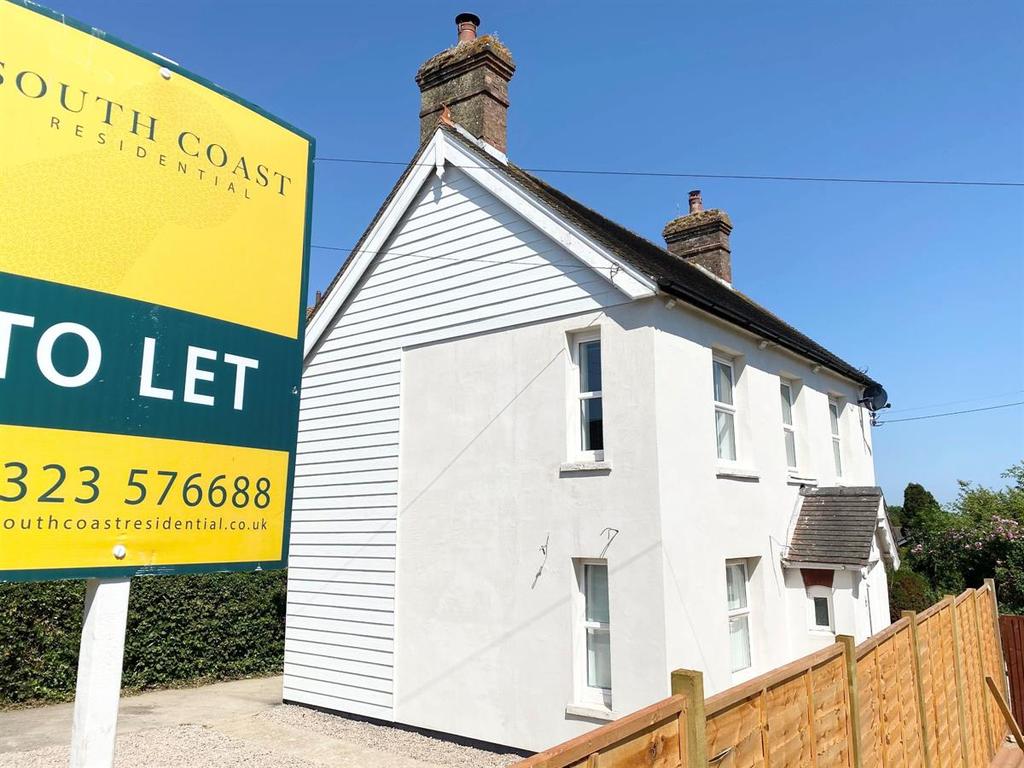 Flat 2 Hawks Road, Hailsham 1 bed flat £850 pcm (£196 pw)