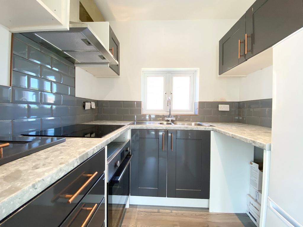 Flat 2 Hawks Road, Hailsham 1 bed flat £850 pcm (£196 pw)