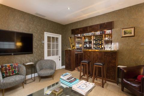 64 Bootham, York, YO30 7BZ