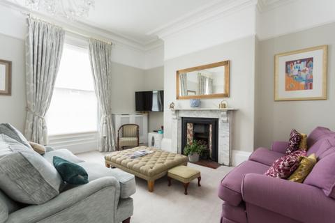 64 Bootham, York, YO30 7BZ