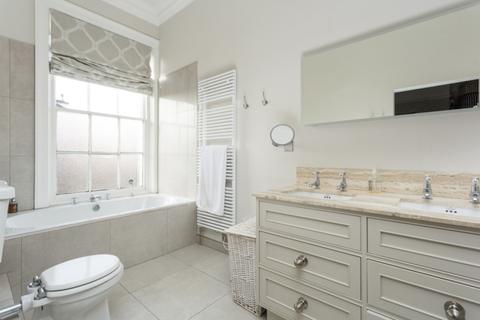 64 Bootham, York, YO30 7BZ