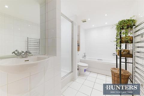 Apartment 43, 2 Point Wharf Lane, Brentford, TW8 0EA