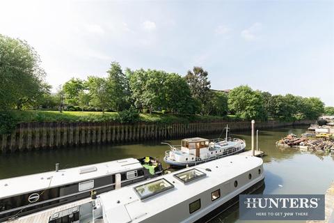 Apartment 43, 2 Point Wharf Lane, Brentford, TW8 0EA