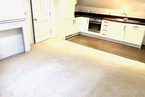 1 bedroom apartment to rent, JAMES WELD CLOSE, SO15