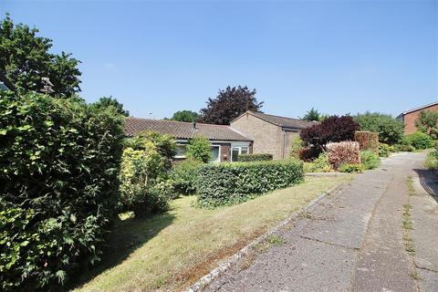 1 Furness Close, Ipswich, IP2 9YA