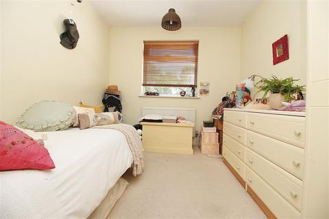 1 Furness Close, Ipswich, IP2 9YA