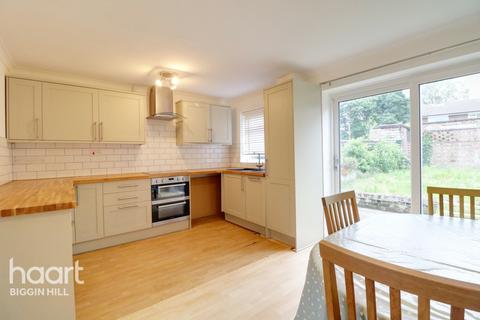 2 Wakely Close, Biggin Hill, Westerham, TN16 3RR