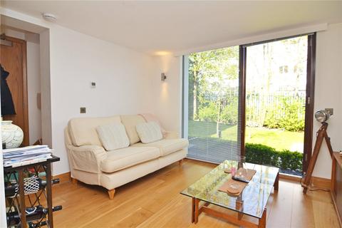15 Rivermead Close, Teddington, TW11 9NL