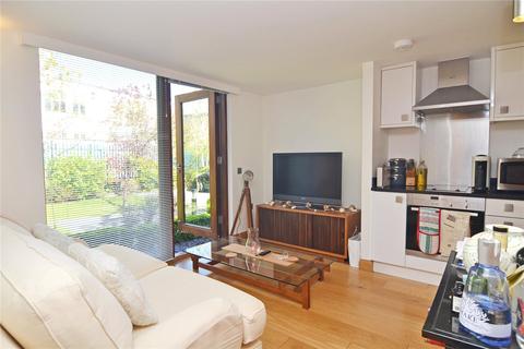 15 Rivermead Close, Teddington, TW11 9NL